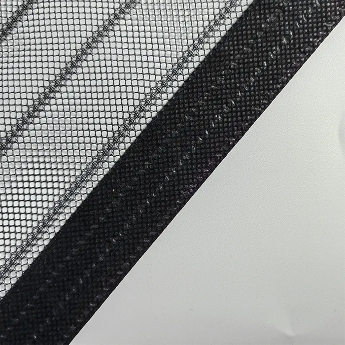 Zanzariera per Porte con Chiusura Magnetica